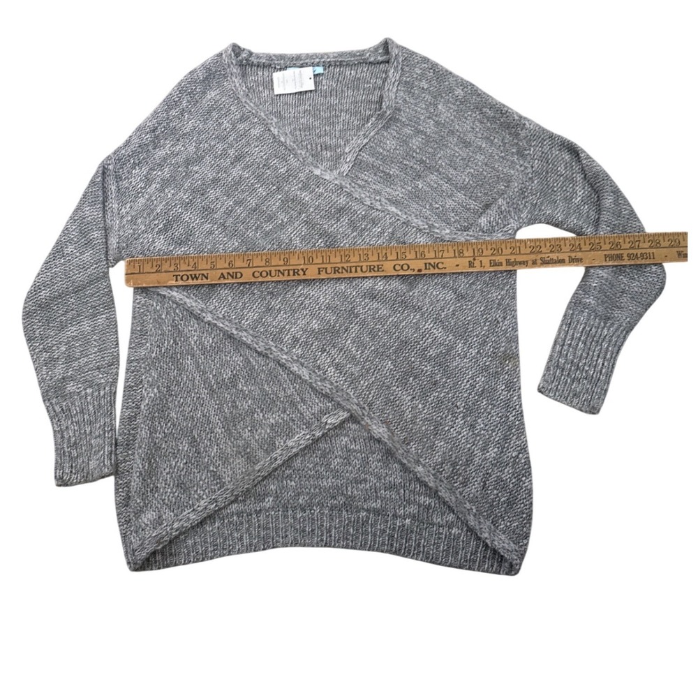 She + Sky Gray Criss Cross Drape Sweater Top Long Sleeve V-Neck Large SL5673